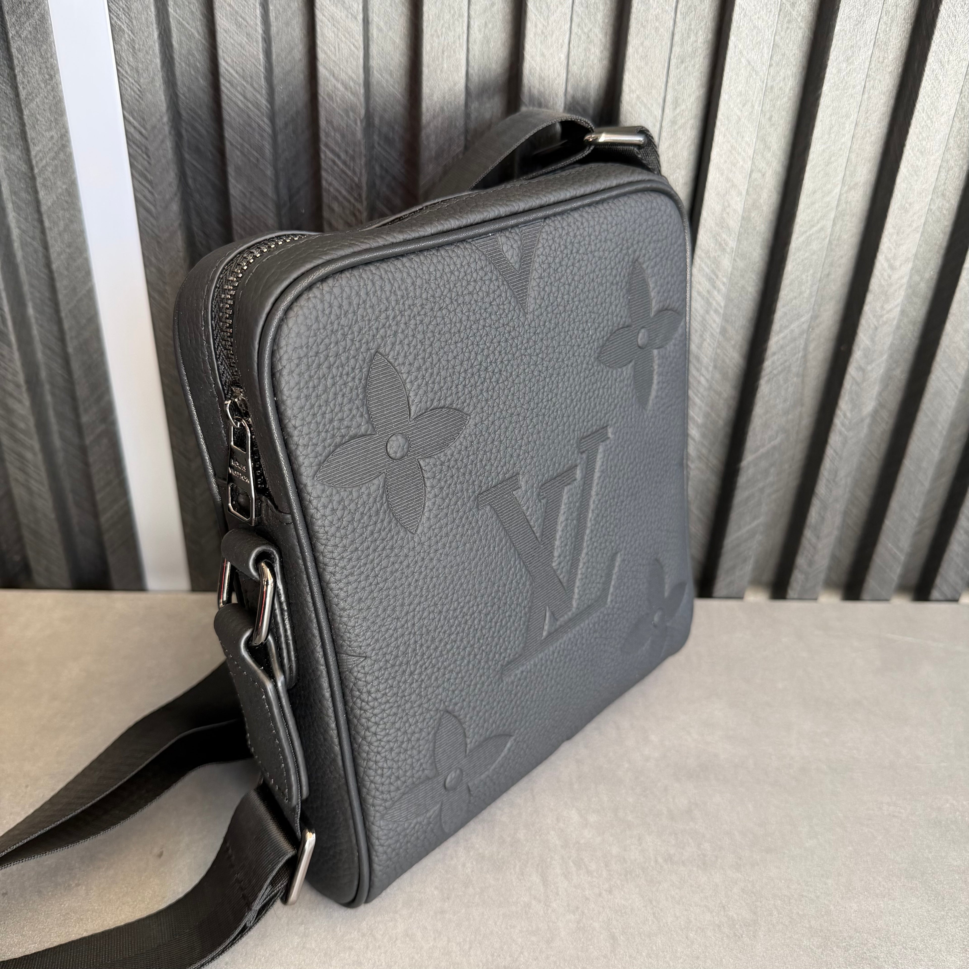 LV crossbag