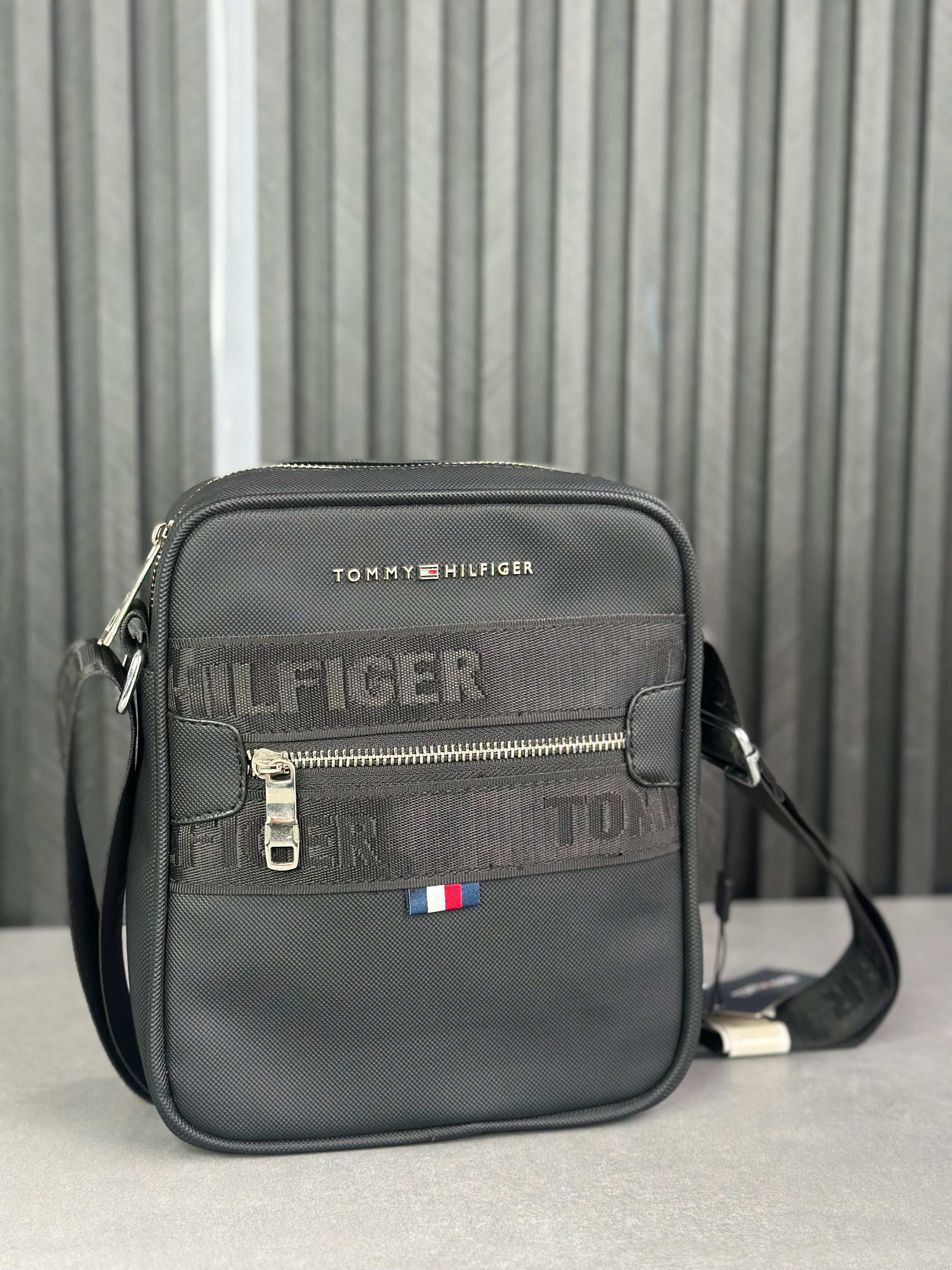 Tommy CrossBag