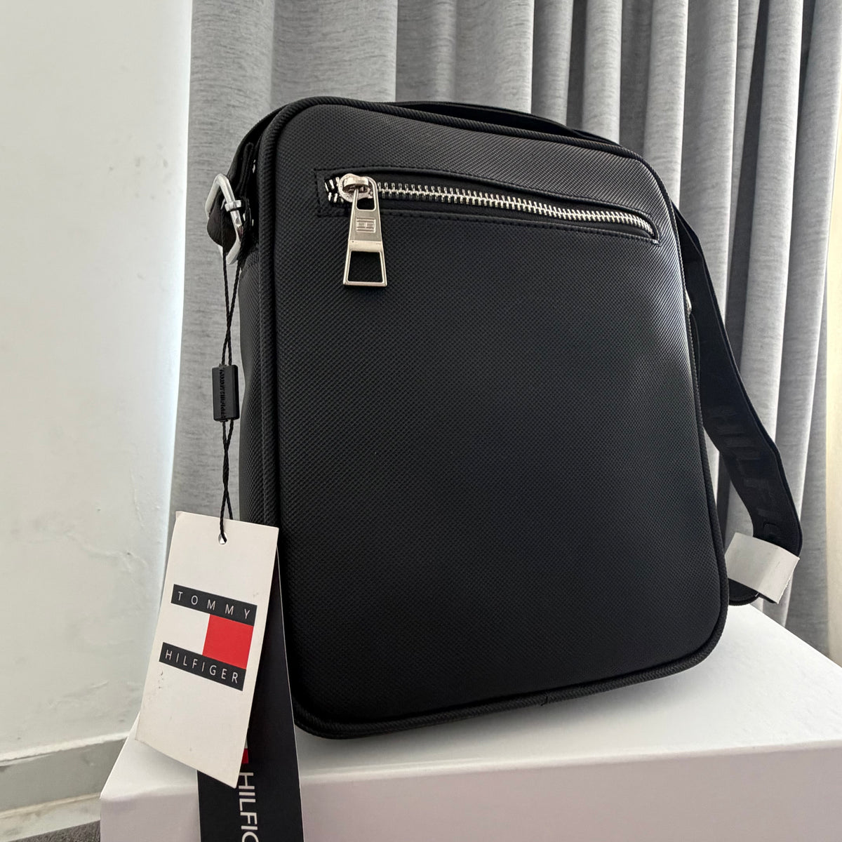 Tommy Crossbag
